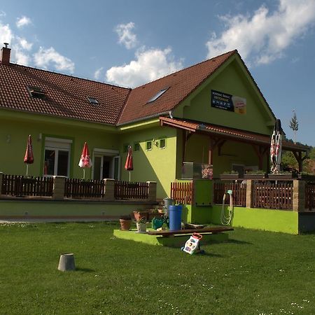 Hostinec Vo Visnovom Stara Tura Ngoại thất bức ảnh